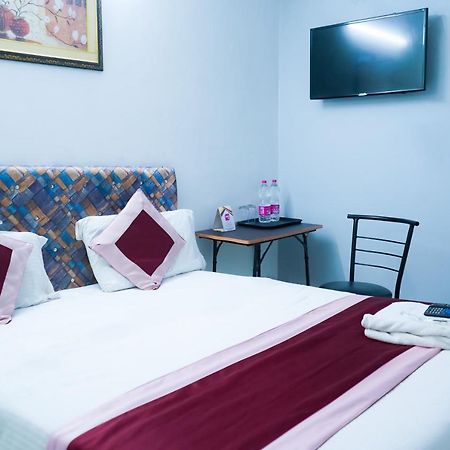 Comodo Satya Niketan Residency New Delhi Ngoại thất bức ảnh