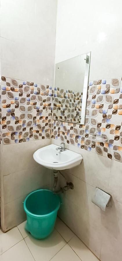 Comodo Satya Niketan Residency New Delhi Ngoại thất bức ảnh