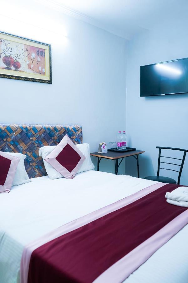 Comodo Satya Niketan Residency New Delhi Ngoại thất bức ảnh