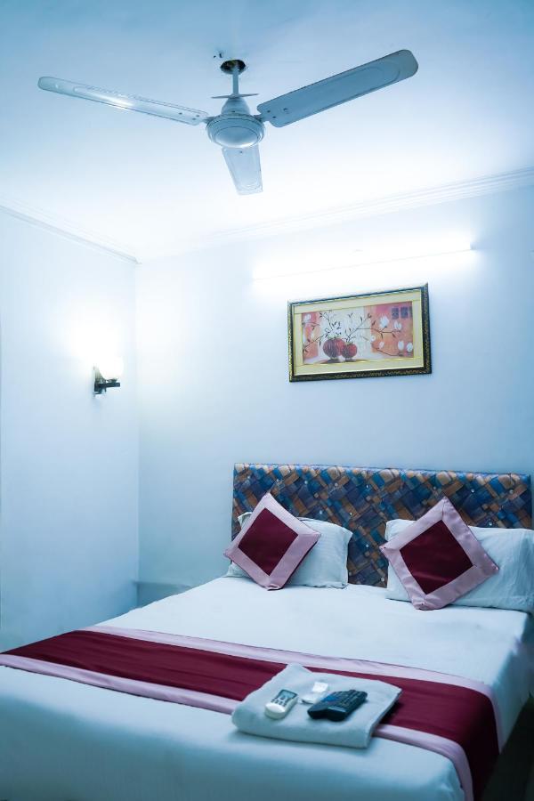 Comodo Satya Niketan Residency New Delhi Ngoại thất bức ảnh